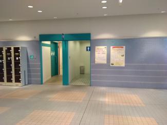 四階トイレ